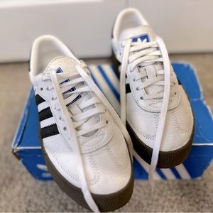 Women’s size 5 Adidas